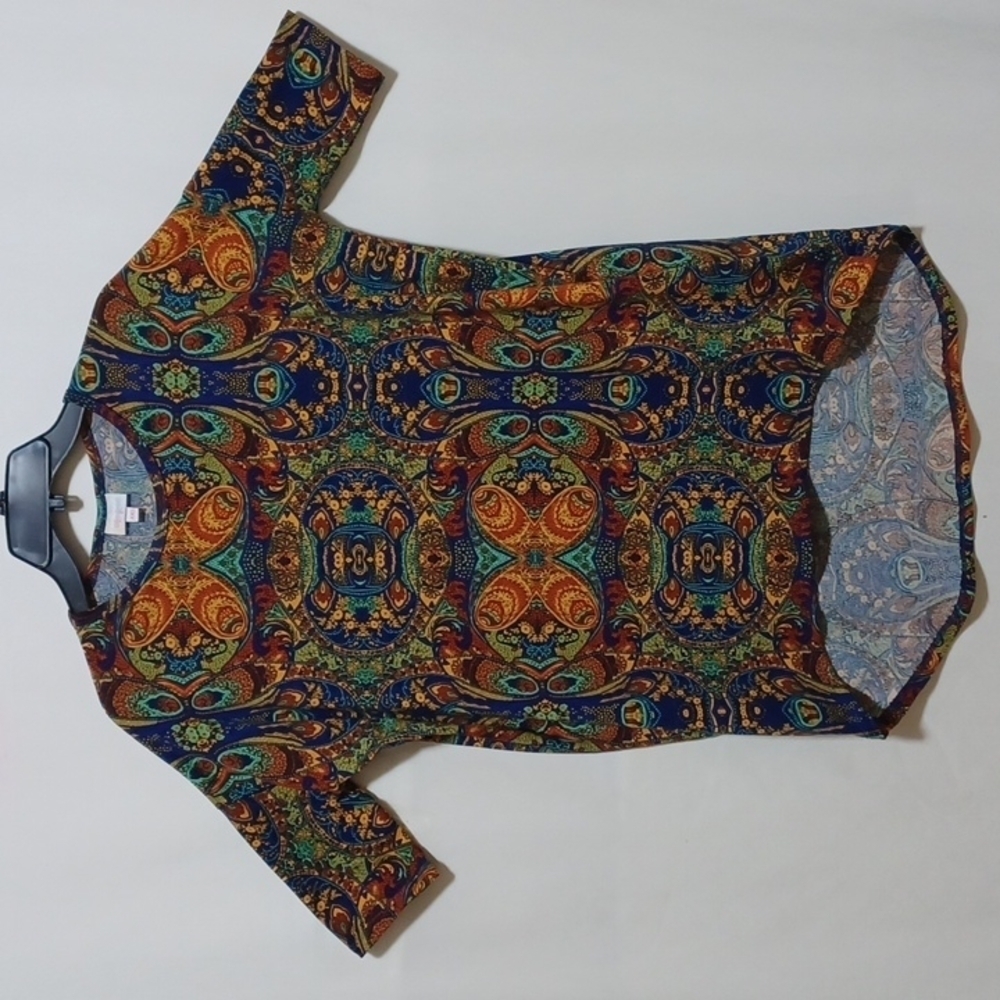 LuLaRoe WOMENS TOP SIZE XXS IN A BEAUTIFUL MULTI COLOR??